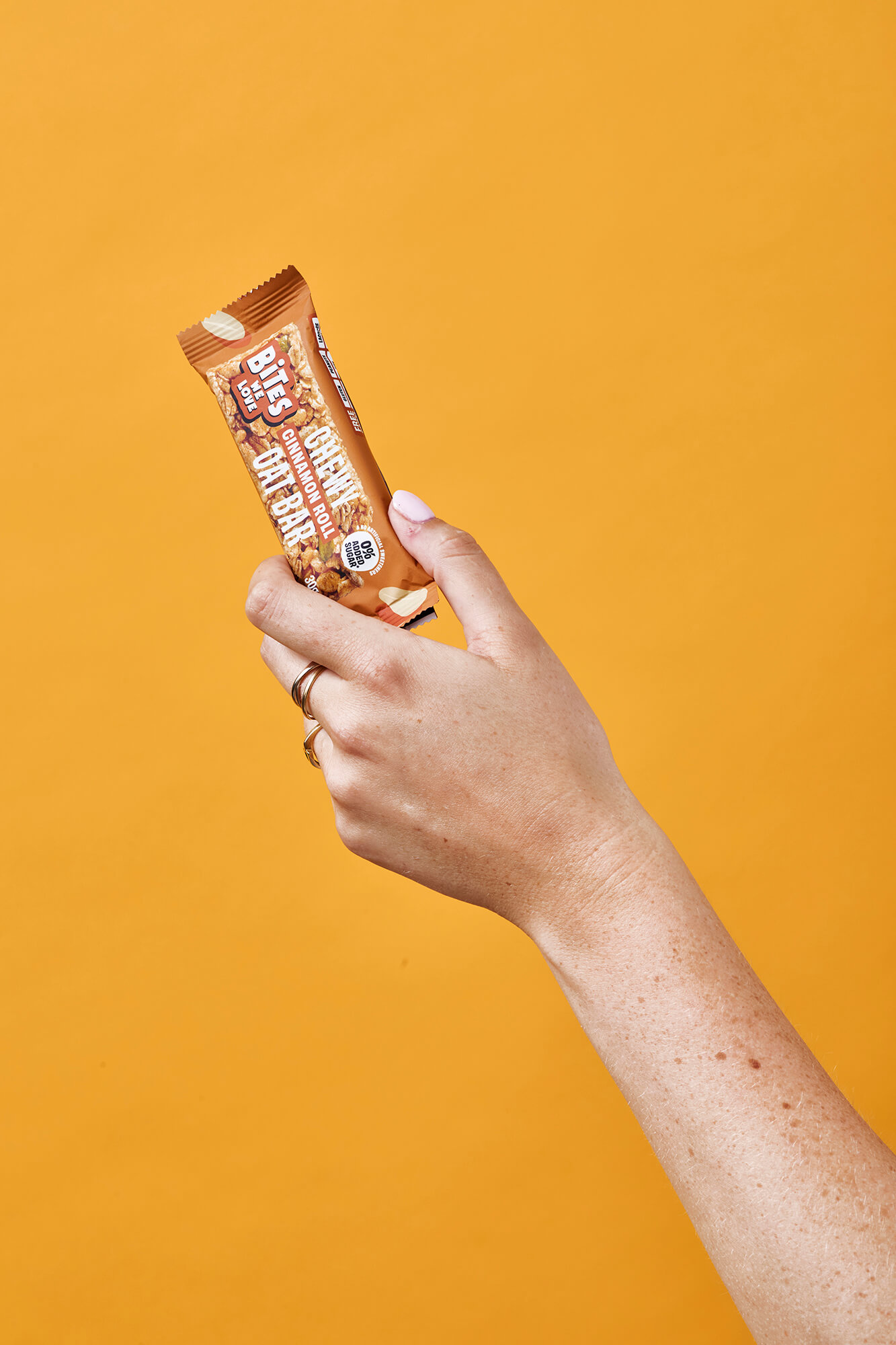 kapowski_biteswelove_chewyoatbars_cinnamon_wrapper