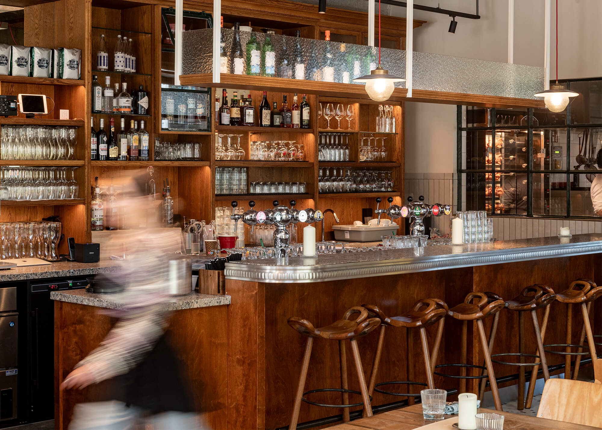 nadeche-nadeche_cafepigalle_interior_2