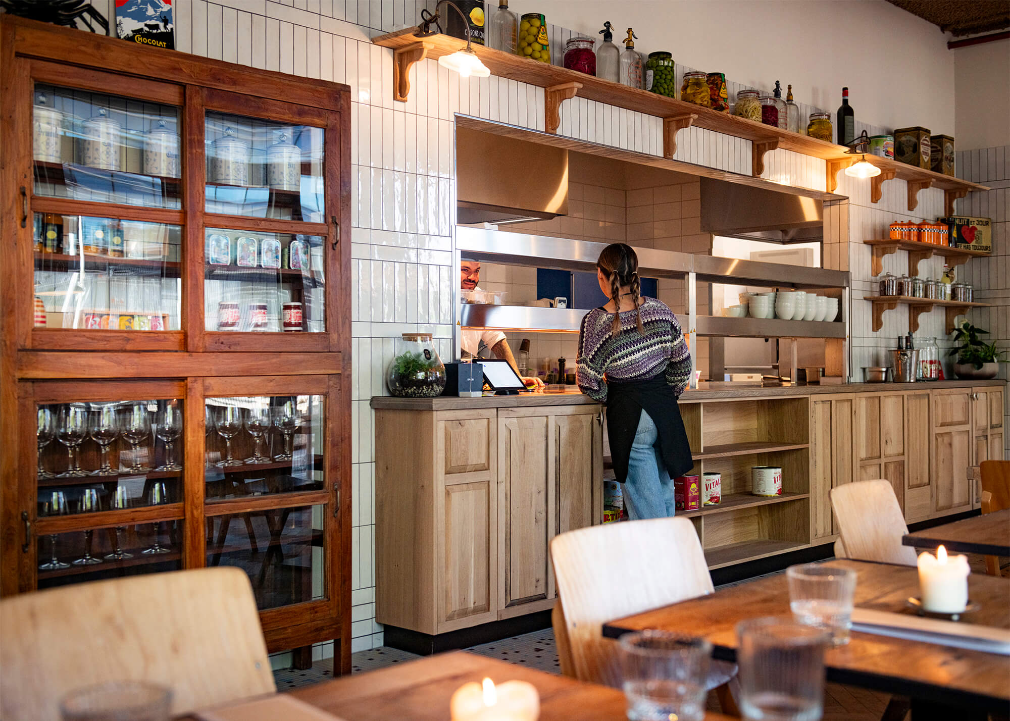 nadeche-nadeche_cafepigalle_interior_3